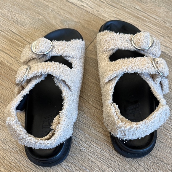 ZARA /  Sherpa Sandals w/ Velcro Back Strap - Picture 2 of 10